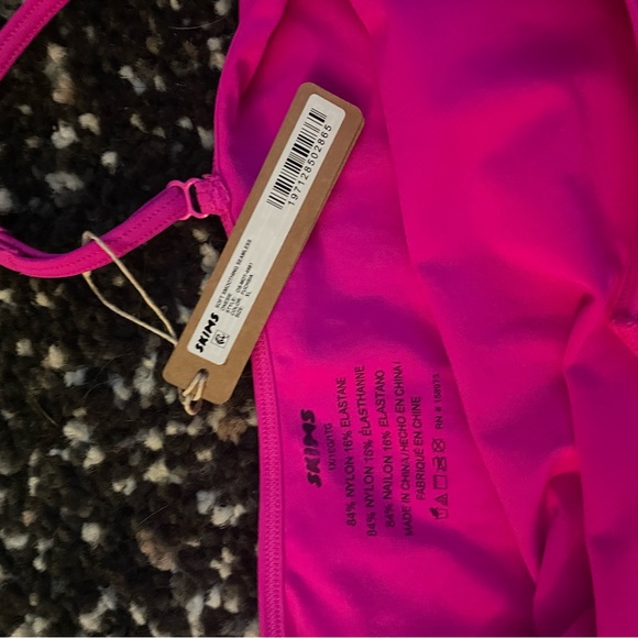 SKIMS Soft Smoothing Seamless Romper/Onesie - Picture 3 of 4